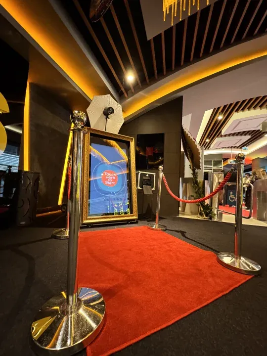 Nox Etkinlik Fotoğrafı - Yapay Zeka Mirror Booth (AI Mirror booth)